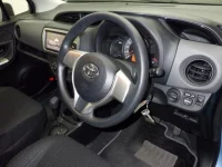 Toyota VITZ лот № 3073 оценка 3.5  с аукциона в Японии 2