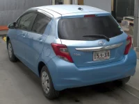 Toyota VITZ лот № 3073 оценка 3.5  с аукциона в Японии 1