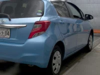 Toyota VITZ лот № 3073 оценка 3.5  с аукциона в Японии 4