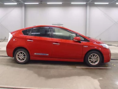 Toyota PRIUS PHV  с аукциона в Японии