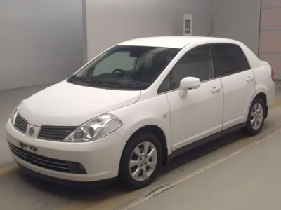 Nissan TIIDA LATIO