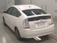 Toyota Prius лот № 30206 оценка 3  с аукциона в Японии 5