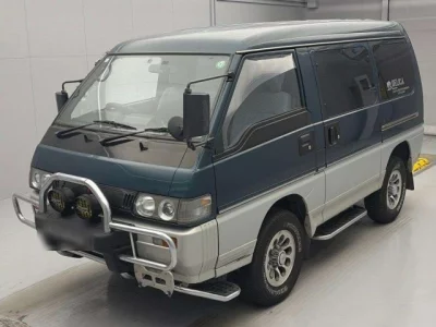 Mitsubishi DELICA WAGON