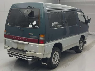 Mitsubishi DELICA WAGON