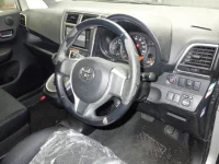 Toyota RACTIS лот № 3079 оценка R  с аукциона в Японии 2