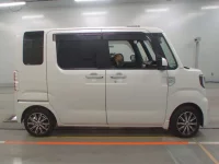 Toyota PIXIS MEGA лот № 115 оценка 4.5  с аукциона в Японии 2