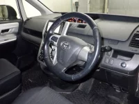 Toyota NOAH лот № 3083 оценка R  с аукциона в Японии 2