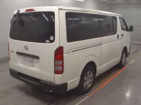Toyota HIACE VAN лот № 30210 оценка R  с аукциона в Японии 1