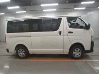 Toyota HIACE VAN лот № 30210 оценка R  с аукциона в Японии 2