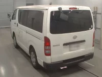 Toyota HIACE VAN лот № 30210 оценка R  с аукциона в Японии 5