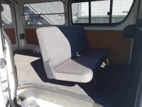 Toyota HIACE VAN лот № 30210 оценка R  с аукциона в Японии 9