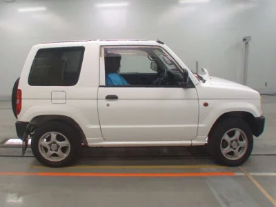 Mitsubishi PAJERO MINI