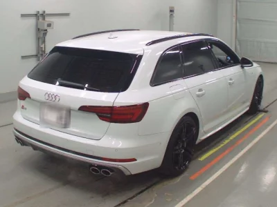 Audi S4