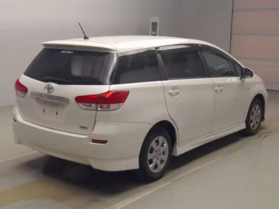 Toyota WISH  с аукциона в Японии