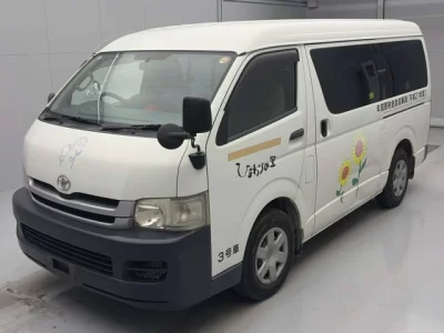 Toyota HIACE  с аукциона в Японии
