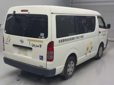 Toyota HIACE  с аукциона в Японии