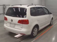 Volkswagen GOLF TOURAN лот № 38188 оценка 4  с аукциона в Японии 1