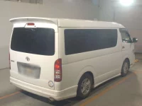 Toyota HIACE лот № 6147 оценка 3  с аукциона в Японии 1