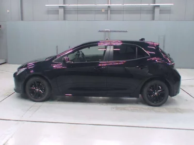 Toyota COROLLA SPORT  с аукциона в Японии