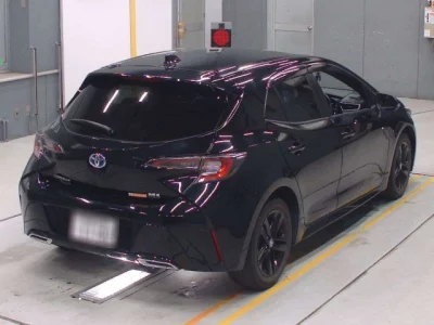 Toyota COROLLA SPORT  с аукциона в Японии