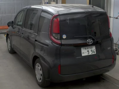 Toyota SIENTA  с аукциона в Японии