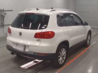 Volkswagen TIGUAN лот № 38203 оценка 3  с аукциона в Японии 1