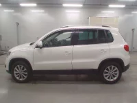 Volkswagen TIGUAN лот № 38203 оценка 3  с аукциона в Японии 3