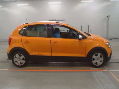 Volkswagen CROSS POLO