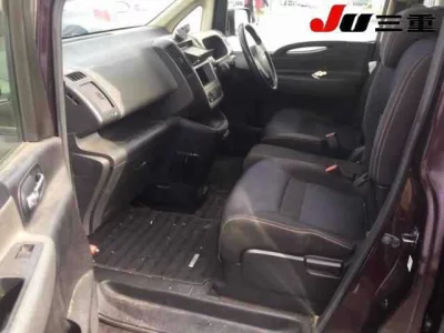 Nissan SERENA  с аукциона в Японии