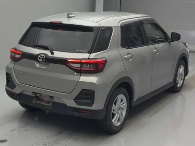 Toyota RAIZE  с аукциона в Японии