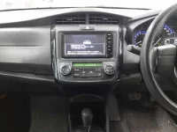 Toyota COROLLA AXIO лот № 30246 оценка 3.5  с аукциона в Японии 8