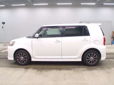 Toyota COROLLA RUMION  с аукциона в Японии