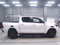Toyota HILUX лот № 30202 оценка 4.5  с аукциона в Японии 2