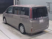 Toyota NOAH лот № 30203 оценка 4.5  с аукциона в Японии 5