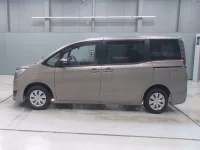 Toyota NOAH лот № 30203 оценка 4.5  с аукциона в Японии 3