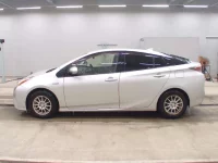 Toyota Prius лот № 3189 оценка 3.5  с аукциона в Японии 3