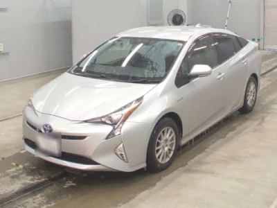 Toyota Prius  с аукциона в Японии