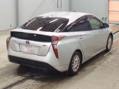 Toyota Prius  с аукциона в Японии