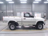 Toyota HILUX лот № 30213 оценка 3  с аукциона в Японии 2