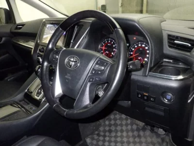 Toyota ALPHARD  с аукциона в Японии