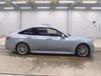 Toyota CROWN лот № 3203 оценка 4.5  с аукциона в Японии 2