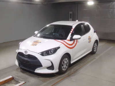 Toyota YARIS  с аукциона в Японии