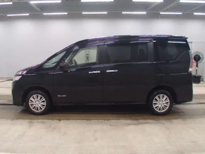 Nissan SERENA  с аукциона в Японии