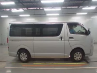Toyota REGIUS ACE VAN лот № 30318 оценка 2  с аукциона в Японии 2