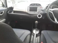 Honda FIT лот № 30239 оценка 4  с аукциона в Японии 8