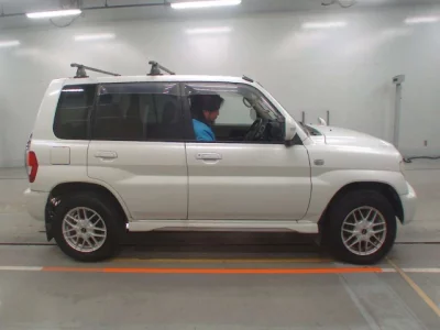 Mitsubishi PAJERO IO
