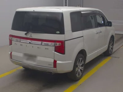 Mitsubishi DELICA D5