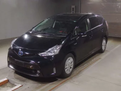 Toyota PRIUS ALPHA  с аукциона в Японии