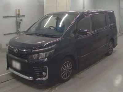 Toyota VOXY  с аукциона в Японии