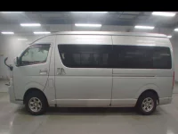 Toyota HIACE лот № 40096 оценка 3  с аукциона в Японии 3